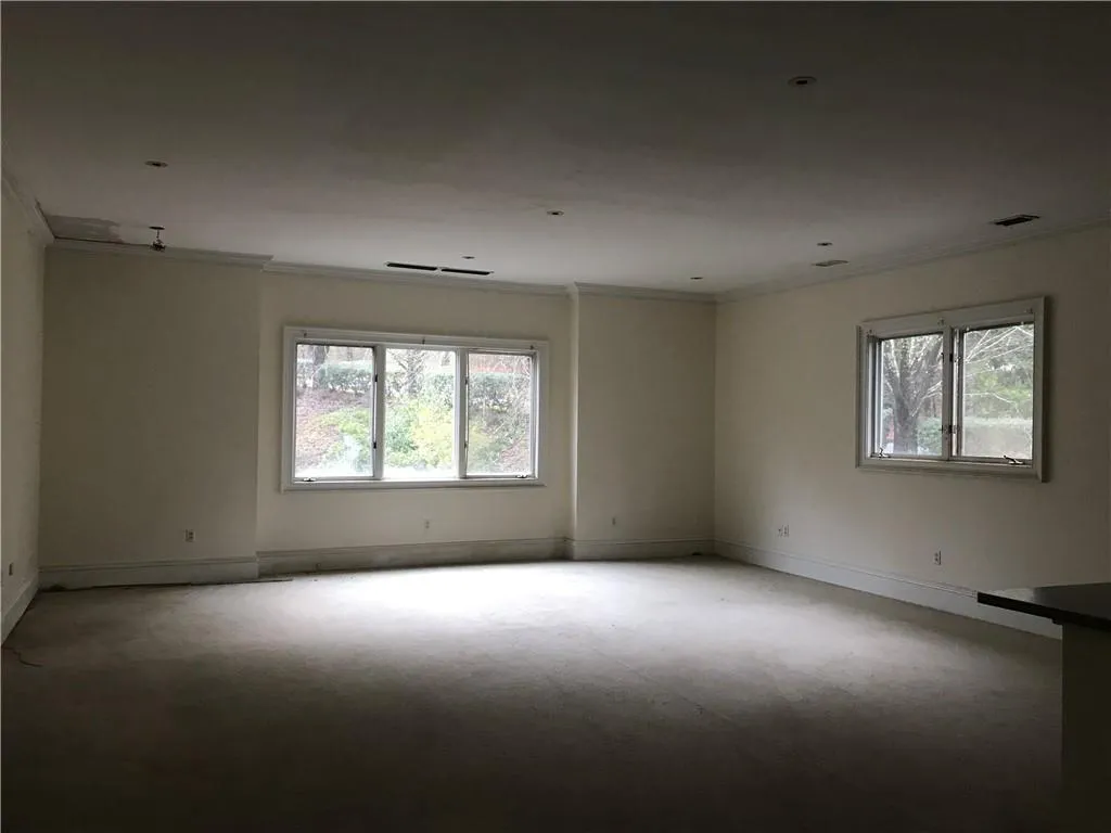 305 Wilderlake Court, Sandy Springs, Georgia 30328, 8 Bedrooms Bedrooms, ,6 BathroomsBathrooms,Residential,Sold,305 Wilderlake Court,6673773