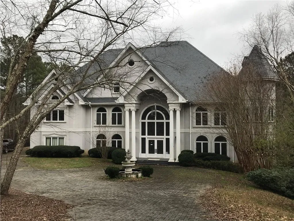 305 Wilderlake Court, Sandy Springs, Georgia 30328, 8 Bedrooms Bedrooms, ,6 BathroomsBathrooms,Residential,Sold,305 Wilderlake Court,6673773