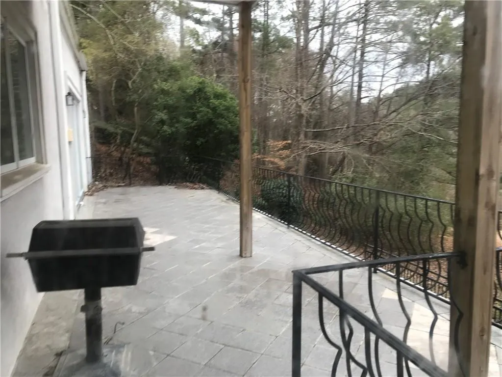 305 Wilderlake Court, Sandy Springs, Georgia 30328, 8 Bedrooms Bedrooms, ,6 BathroomsBathrooms,Residential,Sold,305 Wilderlake Court,6673773