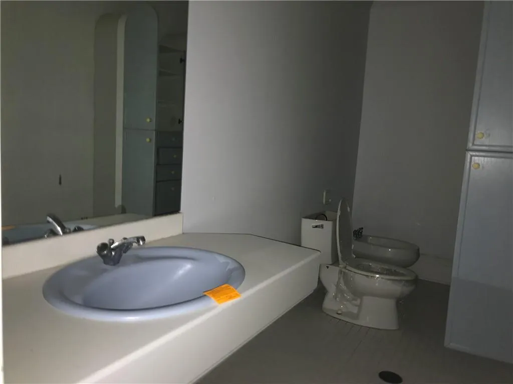 305 Wilderlake Court, Sandy Springs, Georgia 30328, 8 Bedrooms Bedrooms, ,6 BathroomsBathrooms,Residential,Sold,305 Wilderlake Court,6673773