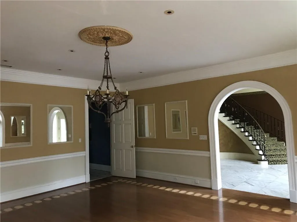 305 Wilderlake Court, Sandy Springs, Georgia 30328, 8 Bedrooms Bedrooms, ,6 BathroomsBathrooms,Residential,Sold,305 Wilderlake Court,6673773