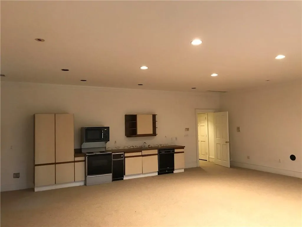 305 Wilderlake Court, Sandy Springs, Georgia 30328, 8 Bedrooms Bedrooms, ,6 BathroomsBathrooms,Residential,Sold,305 Wilderlake Court,6673773