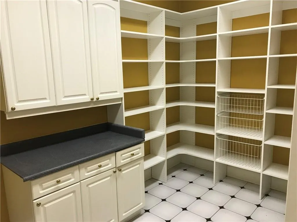 305 Wilderlake Court, Sandy Springs, Georgia 30328, 8 Bedrooms Bedrooms, ,6 BathroomsBathrooms,Residential,Sold,305 Wilderlake Court,6673773