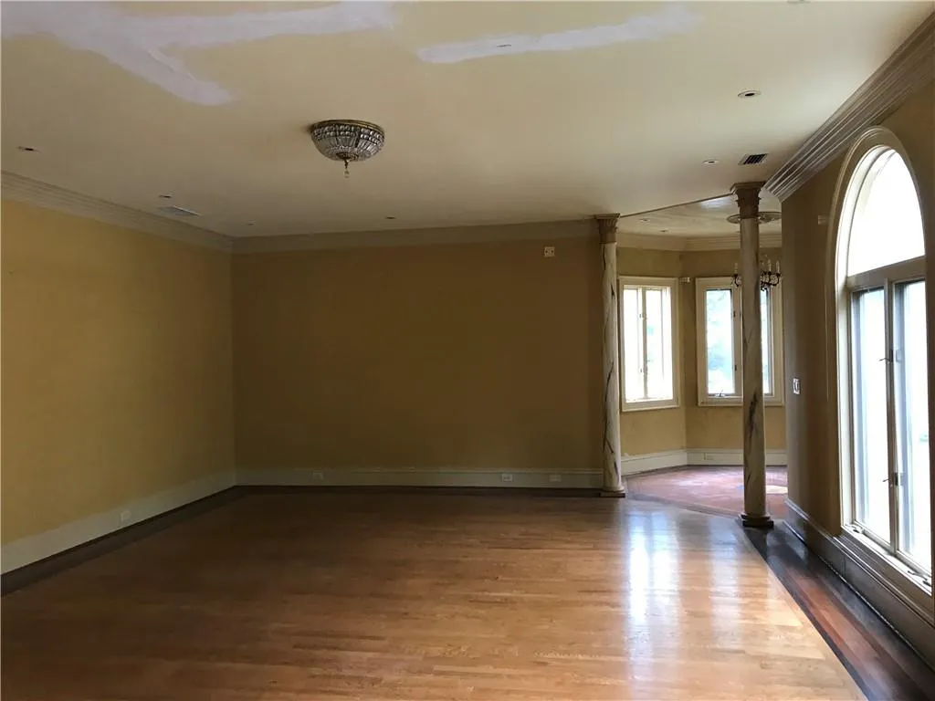 305 Wilderlake Court, Sandy Springs, Georgia 30328, 8 Bedrooms Bedrooms, ,6 BathroomsBathrooms,Residential,Sold,305 Wilderlake Court,6673773