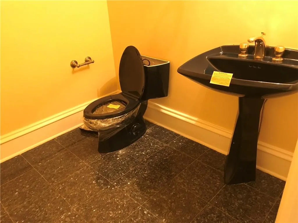 305 Wilderlake Court, Sandy Springs, Georgia 30328, 8 Bedrooms Bedrooms, ,6 BathroomsBathrooms,Residential,Sold,305 Wilderlake Court,6673773