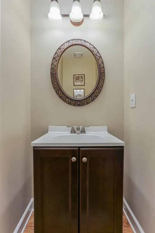 400 Glenridge Close Court, Atlanta, Georgia 30328, 4 Bedrooms Bedrooms, ,3 BathroomsBathrooms,Residential,Sold,400 Glenridge Close Court,6576490