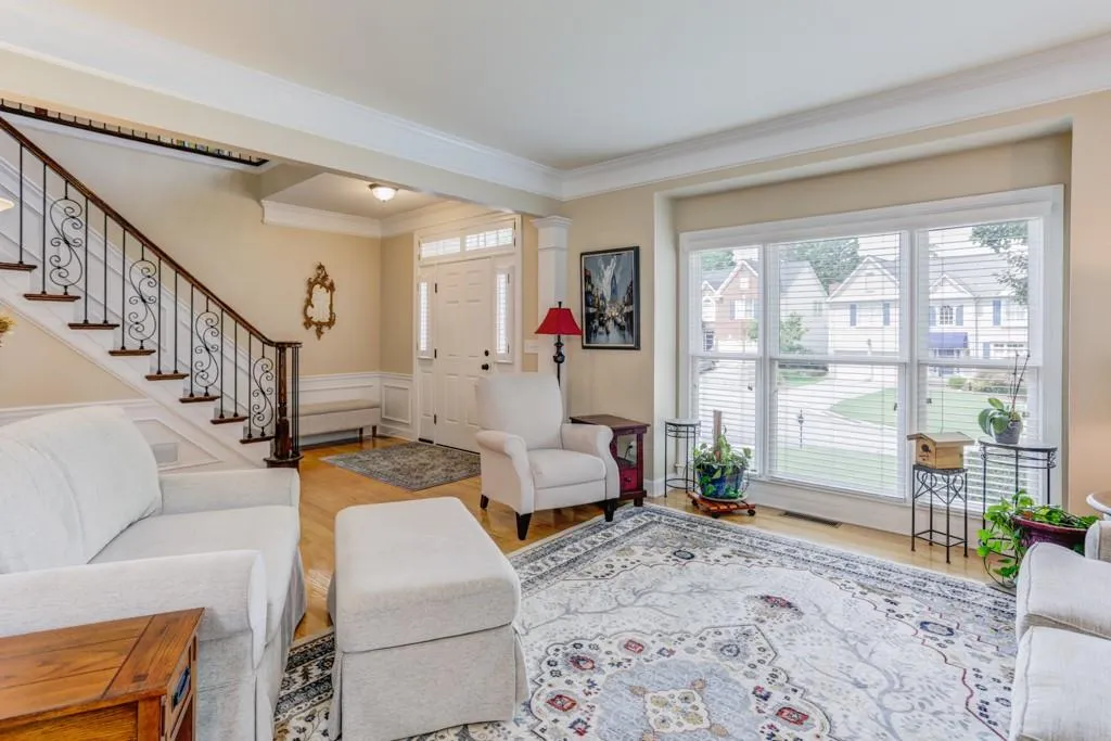 400 Glenridge Close Court, Atlanta, Georgia 30328, 4 Bedrooms Bedrooms, ,3 BathroomsBathrooms,Residential,Sold,400 Glenridge Close Court,6576490