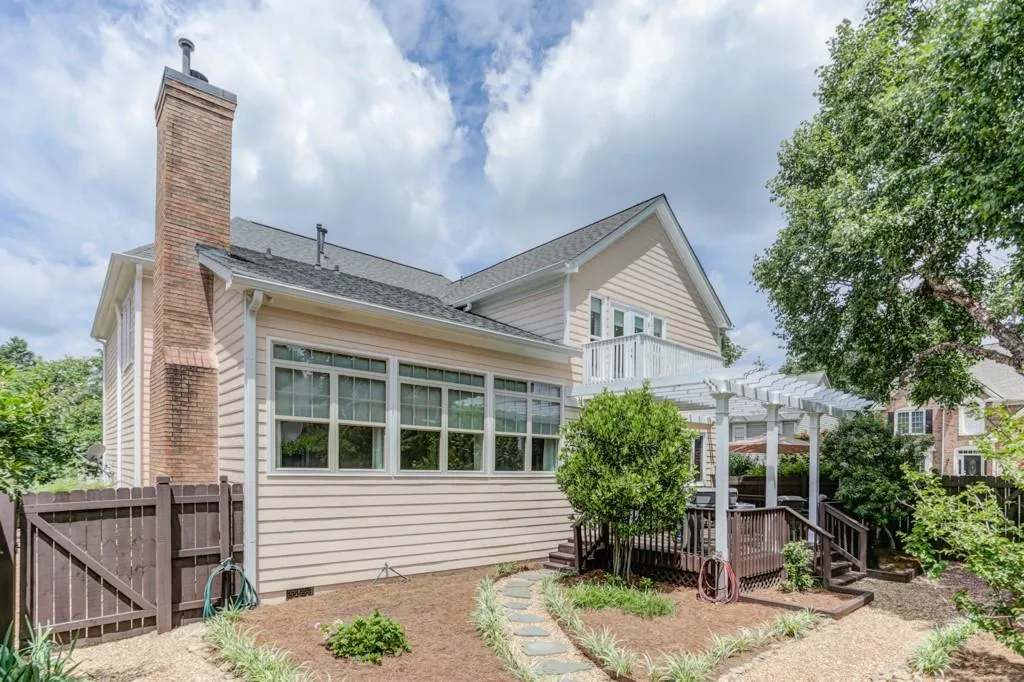 400 Glenridge Close Court, Atlanta, Georgia 30328, 4 Bedrooms Bedrooms, ,3 BathroomsBathrooms,Residential,Sold,400 Glenridge Close Court,6576490