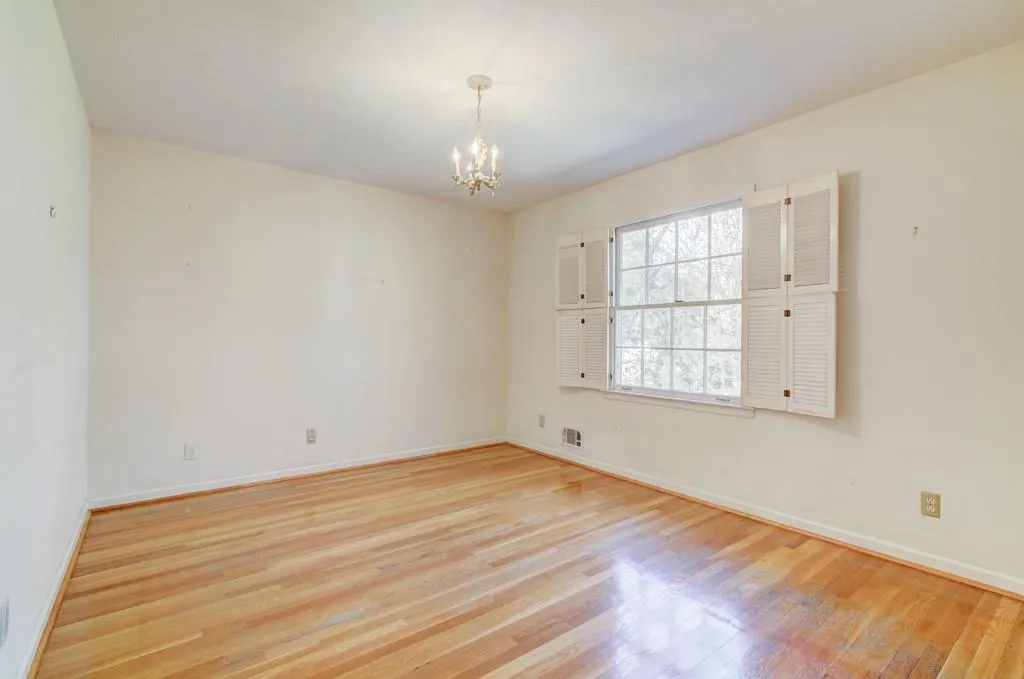 560 Tanacrest Circle, Atlanta, Georgia 30328, 6 Bedrooms Bedrooms, ,3 BathroomsBathrooms,Residential,Sold,560 Tanacrest Circle,6515894