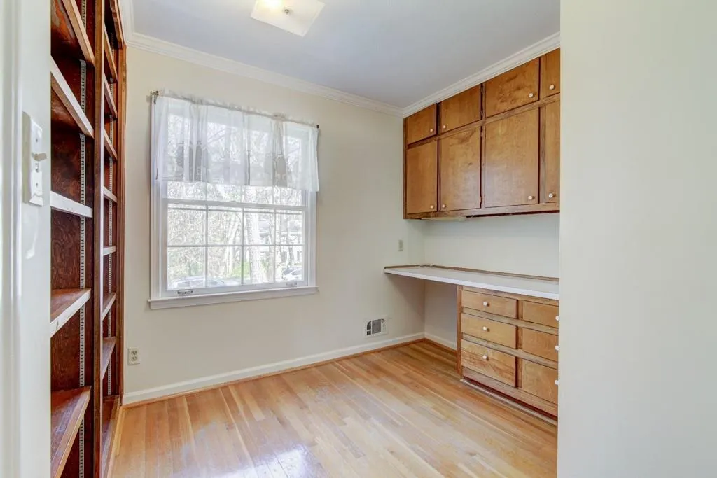 560 Tanacrest Circle, Atlanta, Georgia 30328, 6 Bedrooms Bedrooms, ,3 BathroomsBathrooms,Residential,Sold,560 Tanacrest Circle,6515894