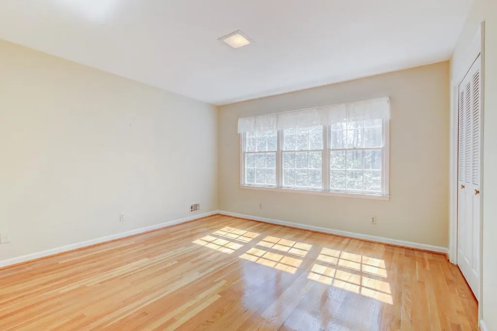 560 Tanacrest Circle, Atlanta, Georgia 30328, 6 Bedrooms Bedrooms, ,3 BathroomsBathrooms,Residential,Sold,560 Tanacrest Circle,6515894