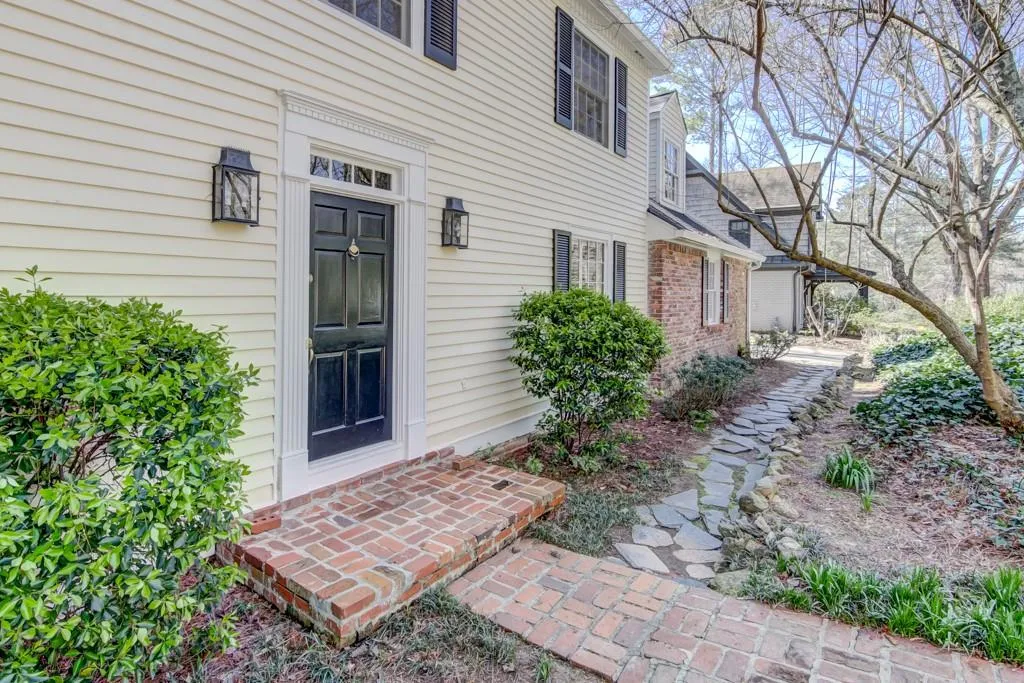 560 Tanacrest Circle, Atlanta, Georgia 30328, 6 Bedrooms Bedrooms, ,3 BathroomsBathrooms,Residential,Sold,560 Tanacrest Circle,6515894