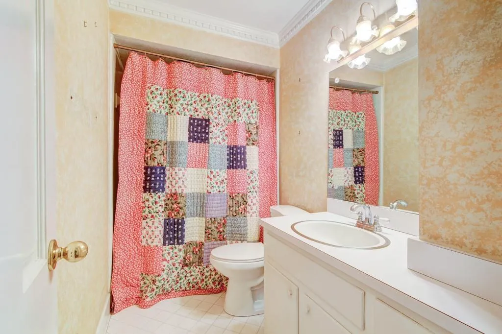 560 Tanacrest Circle, Atlanta, Georgia 30328, 6 Bedrooms Bedrooms, ,3 BathroomsBathrooms,Residential,Sold,560 Tanacrest Circle,6515894