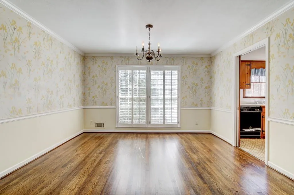 560 Tanacrest Circle, Atlanta, Georgia 30328, 6 Bedrooms Bedrooms, ,3 BathroomsBathrooms,Residential,Sold,560 Tanacrest Circle,6515894