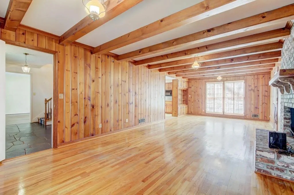 560 Tanacrest Circle, Atlanta, Georgia 30328, 6 Bedrooms Bedrooms, ,3 BathroomsBathrooms,Residential,Sold,560 Tanacrest Circle,6515894