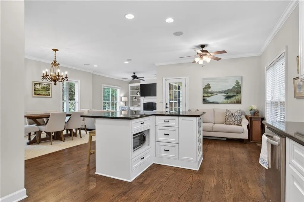 4735 Kitty Hawk Place, Atlanta, Georgia 30342, 3 Bedrooms Bedrooms, ,2 BathroomsBathrooms,Residential,Sold,4735 Kitty Hawk Place,7722386
