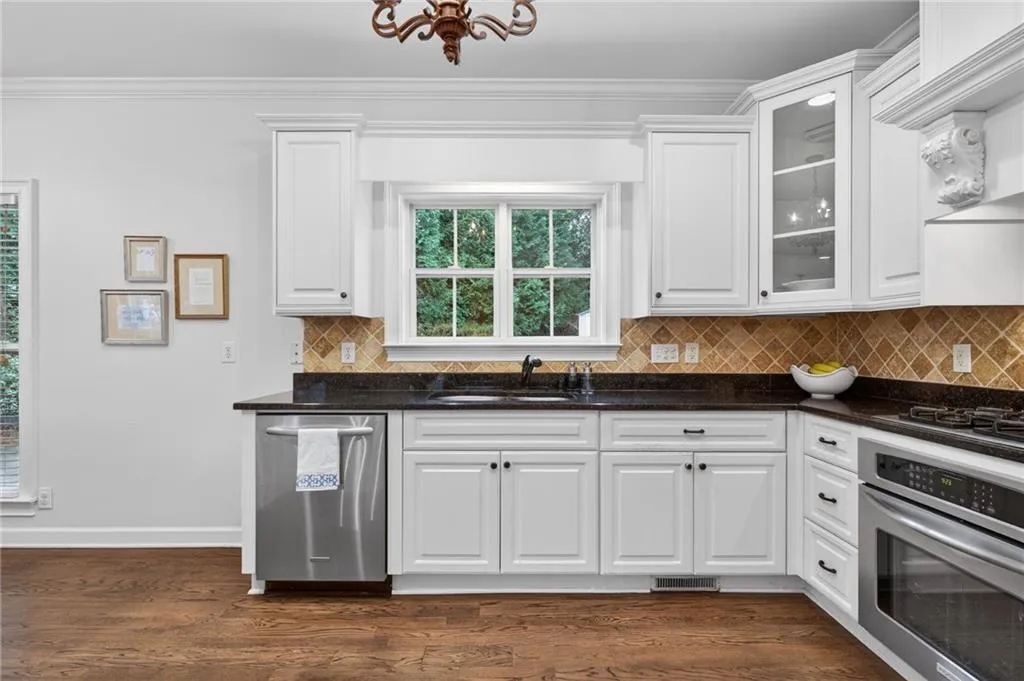 4735 Kitty Hawk Place, Atlanta, Georgia 30342, 3 Bedrooms Bedrooms, ,2 BathroomsBathrooms,Residential,Sold,4735 Kitty Hawk Place,7722386