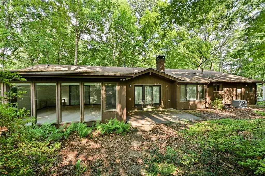 7270 Northgreen Drive, Sandy Springs, Georgia 30328, 4 Bedrooms Bedrooms, ,2 BathroomsBathrooms,Residential,Sold,7270 Northgreen Drive,6727841