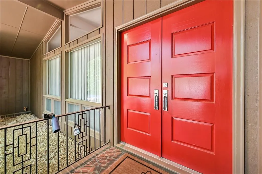 7270 Northgreen Drive, Sandy Springs, Georgia 30328, 4 Bedrooms Bedrooms, ,2 BathroomsBathrooms,Residential,Sold,7270 Northgreen Drive,6727841