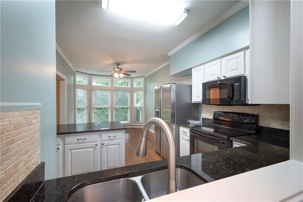 8695 Hope Mews Court, Sandy Springs, Georgia 30350, 2 Bedrooms Bedrooms, ,2 BathroomsBathrooms,Residential,Sold,8695 Hope Mews Court,6932103