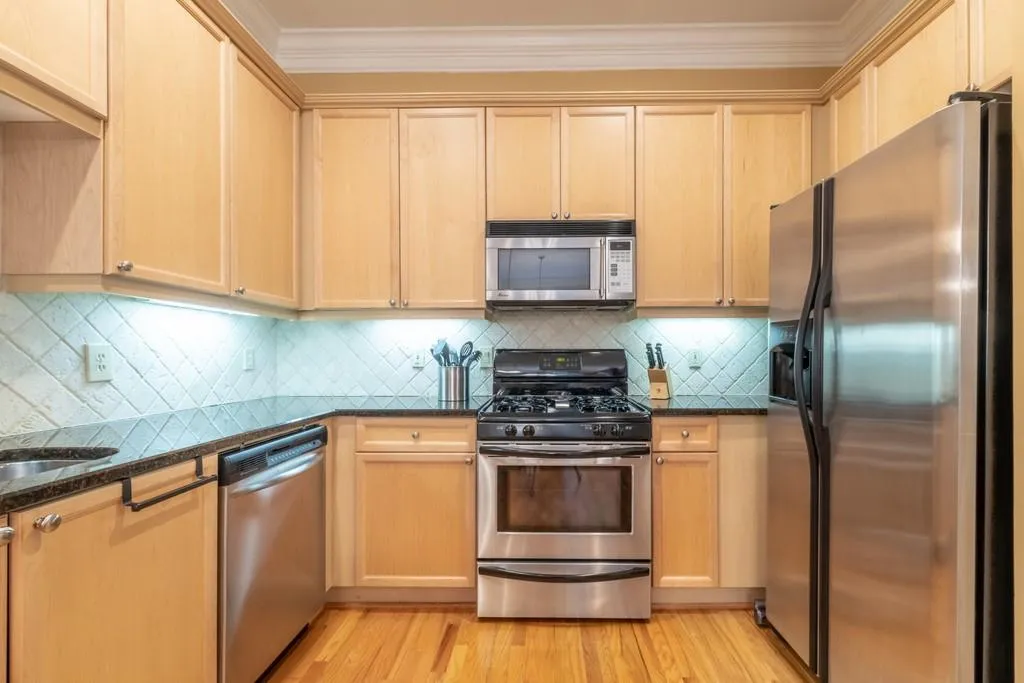 331 Carpenter Drive Unit 9, Atlanta, Georgia 30328, 2 Bedrooms Bedrooms, ,2 BathroomsBathrooms,Residential,Sold,331 Carpenter Drive Unit 9,6757811