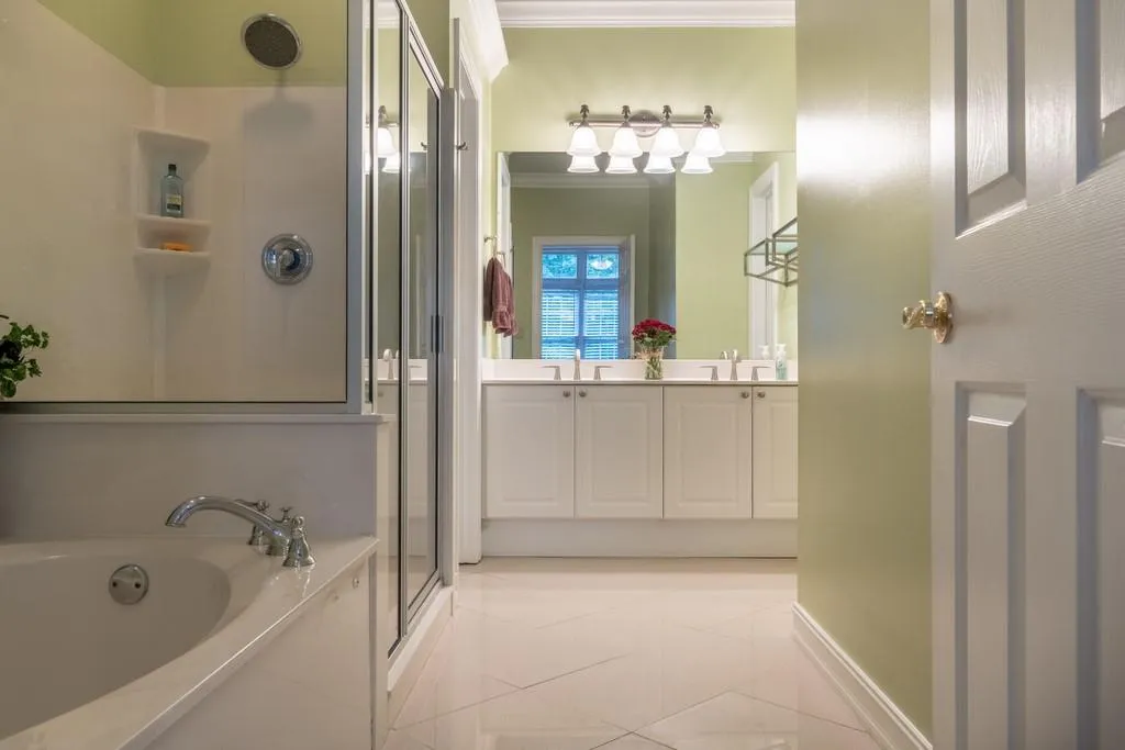 331 Carpenter Drive Unit 9, Atlanta, Georgia 30328, 2 Bedrooms Bedrooms, ,2 BathroomsBathrooms,Residential,Sold,331 Carpenter Drive Unit 9,6757811