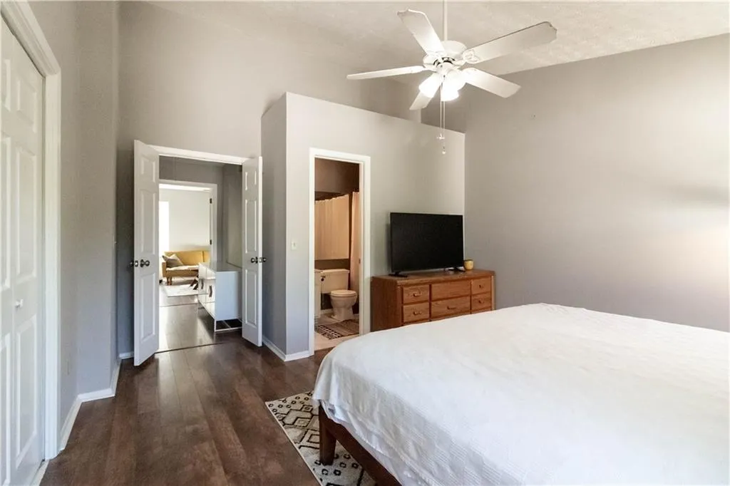 103 Wedgewood Way, Sandy Springs, Georgia 30350, 2 Bedrooms Bedrooms, ,2 BathroomsBathrooms,Residential,Sold,103 Wedgewood Way,6937097