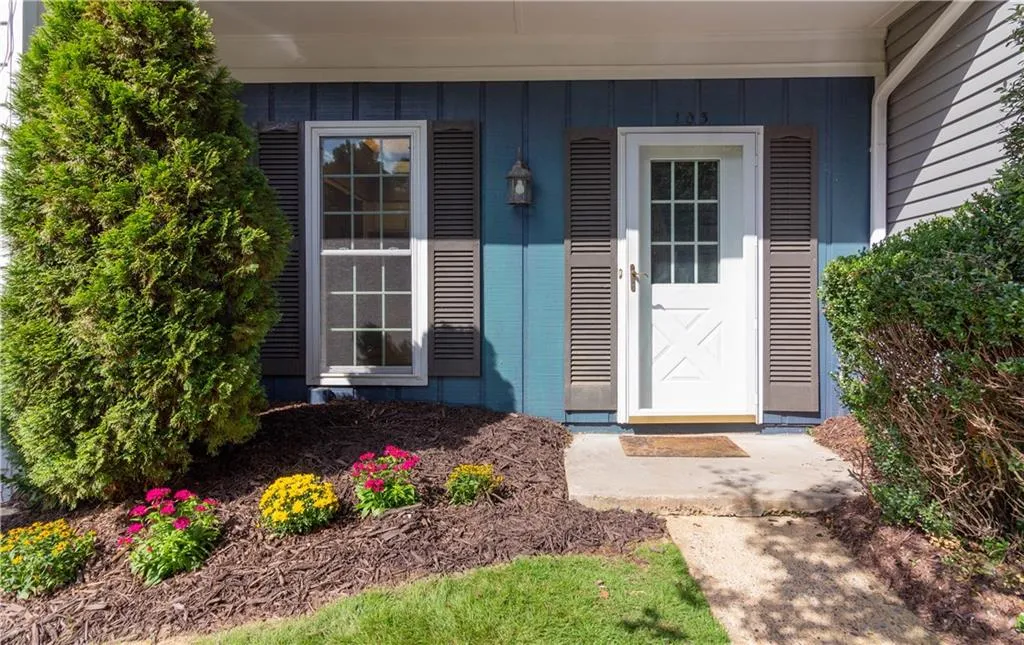 103 Wedgewood Way, Sandy Springs, Georgia 30350, 2 Bedrooms Bedrooms, ,2 BathroomsBathrooms,Residential,Sold,103 Wedgewood Way,6937097