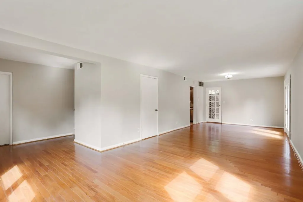 270 Lakemoore Drive Ne Unit D, Atlanta, Georgia 30342, 3 Bedrooms Bedrooms, ,2 BathroomsBathrooms,Residential,Sold,270 Lakemoore Drive Ne Unit D,5899415