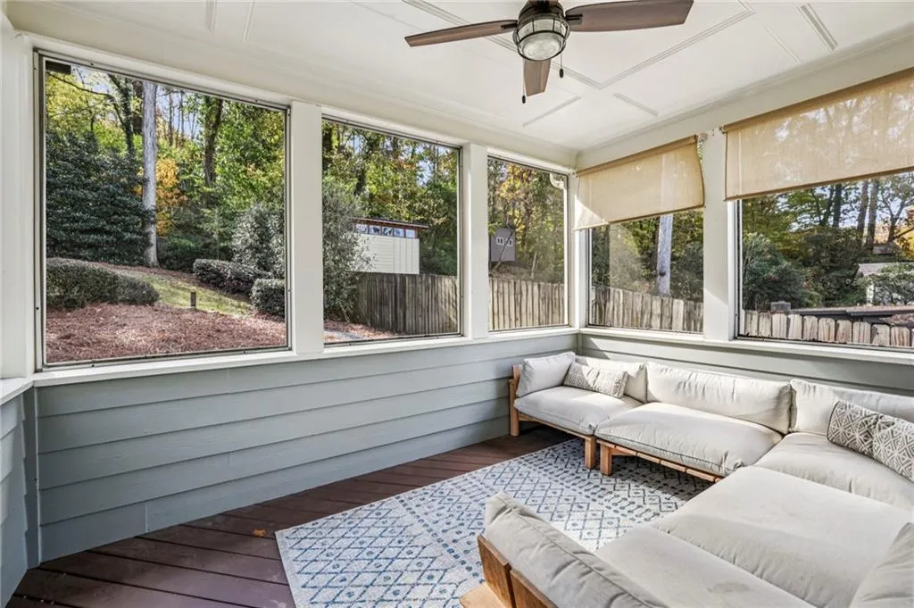 Screen porch off Family room