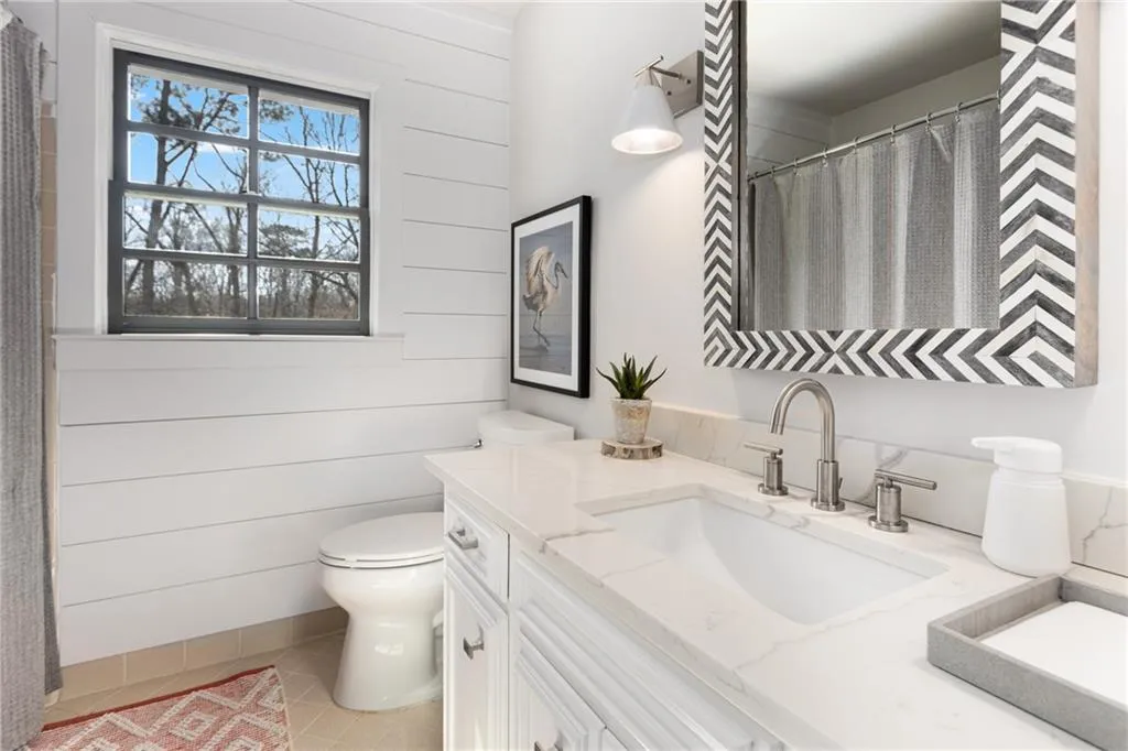 935 Landmark Drive, Atlanta, Georgia 30342, 5 Bedrooms Bedrooms, ,3 BathroomsBathrooms,Residential,Sold,935 Landmark Drive,7179373