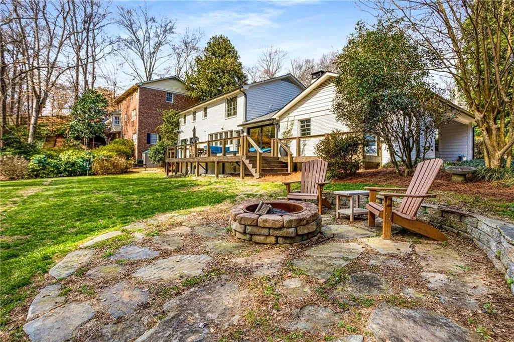 935 Landmark Drive, Atlanta, Georgia 30342, 5 Bedrooms Bedrooms, ,3 BathroomsBathrooms,Residential,Sold,935 Landmark Drive,7179373