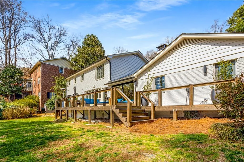 935 Landmark Drive, Atlanta, Georgia 30342, 5 Bedrooms Bedrooms, ,3 BathroomsBathrooms,Residential,Sold,935 Landmark Drive,7179373
