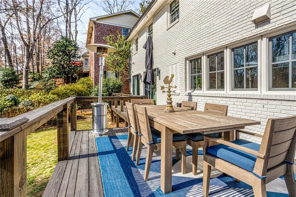 935 Landmark Drive, Atlanta, Georgia 30342, 5 Bedrooms Bedrooms, ,3 BathroomsBathrooms,Residential,Sold,935 Landmark Drive,7179373