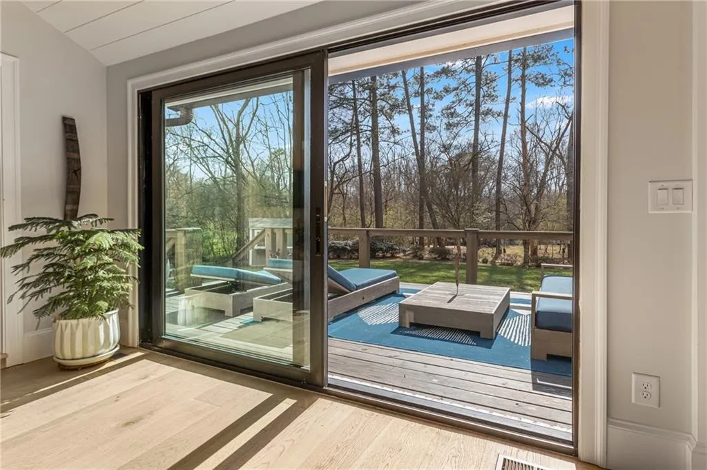 935 Landmark Drive, Atlanta, Georgia 30342, 5 Bedrooms Bedrooms, ,3 BathroomsBathrooms,Residential,Sold,935 Landmark Drive,7179373