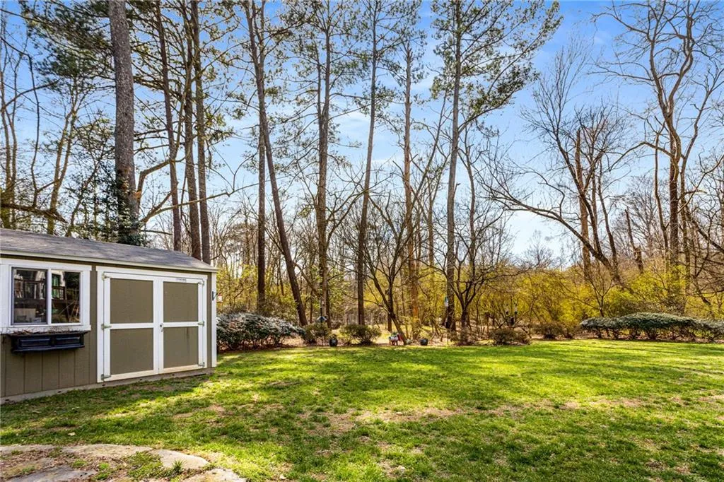 935 Landmark Drive, Atlanta, Georgia 30342, 5 Bedrooms Bedrooms, ,3 BathroomsBathrooms,Residential,Sold,935 Landmark Drive,7179373