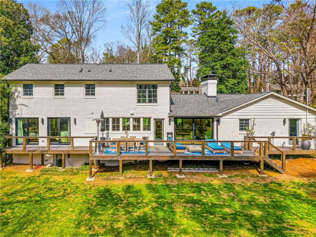 935 Landmark Drive, Atlanta, Georgia 30342, 5 Bedrooms Bedrooms, ,3 BathroomsBathrooms,Residential,Sold,935 Landmark Drive,7179373