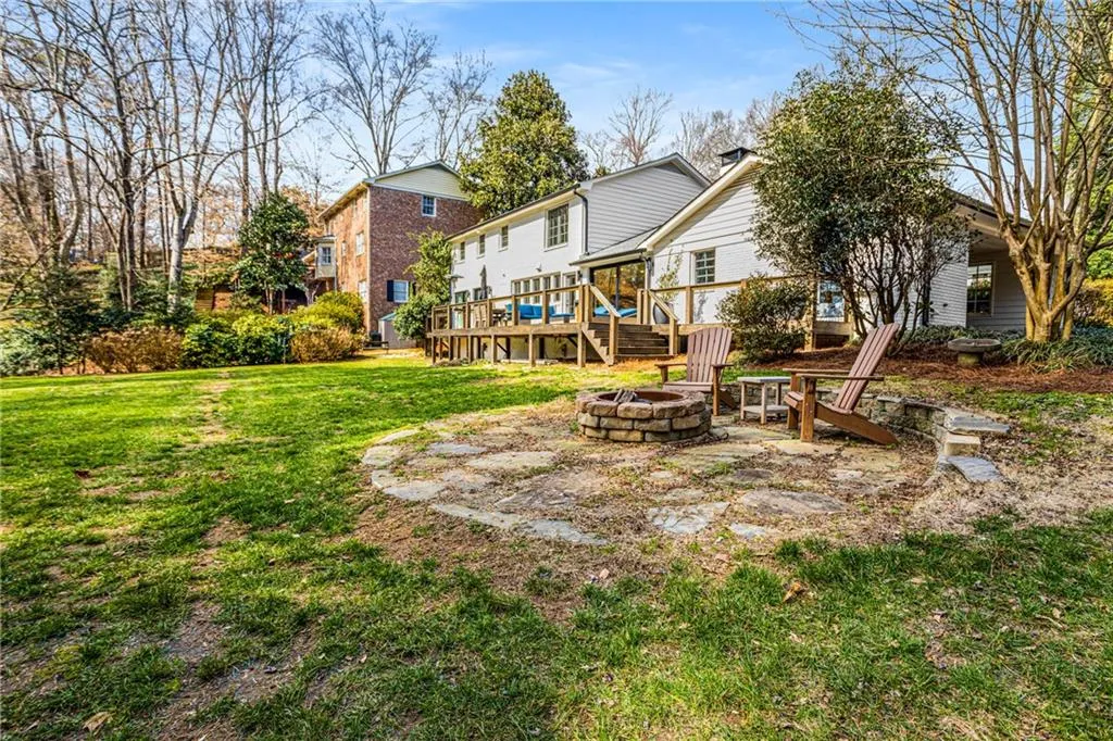 935 Landmark Drive, Atlanta, Georgia 30342, 5 Bedrooms Bedrooms, ,3 BathroomsBathrooms,Residential,Sold,935 Landmark Drive,7179373