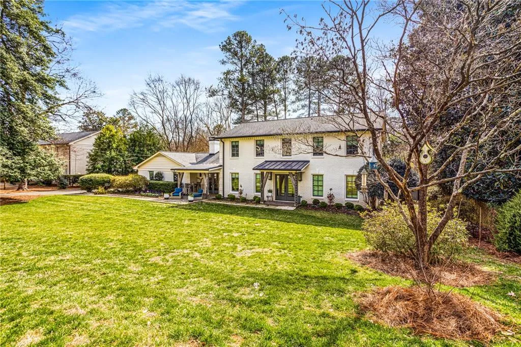 935 Landmark Drive, Atlanta, Georgia 30342, 5 Bedrooms Bedrooms, ,3 BathroomsBathrooms,Residential,Sold,935 Landmark Drive,7179373