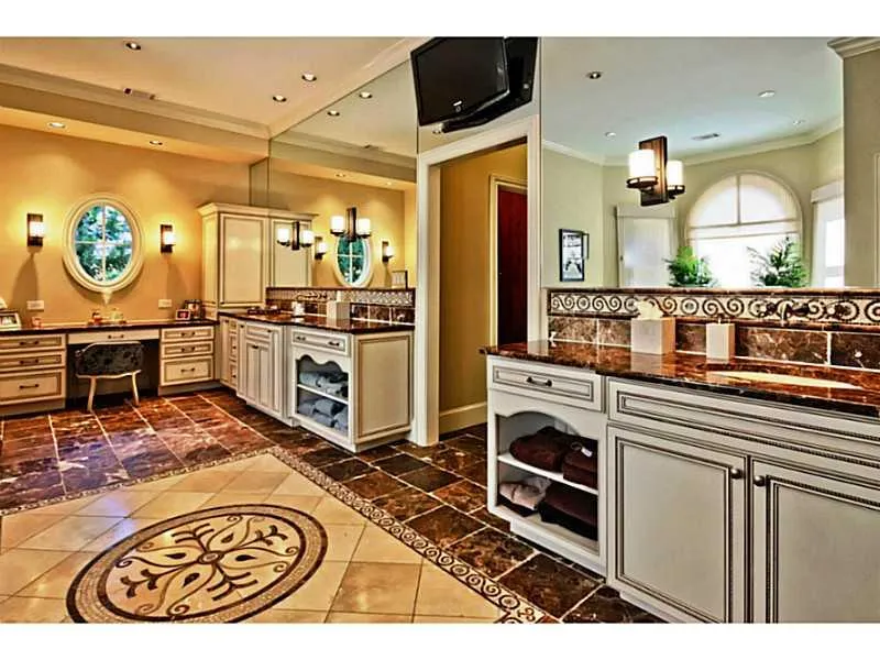 740 Riley Place, Atlanta, Georgia 30327, 6 Bedrooms Bedrooms, ,8 BathroomsBathrooms,Residential,Sold,740 Riley Place,5386327