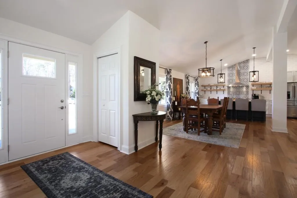 6065 Glenridge Drive, Sandy Springs, Georgia 30328, 4 Bedrooms Bedrooms, ,4 BathroomsBathrooms,Residential,Sold,6065 Glenridge Drive,6830701