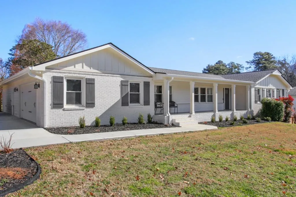 6065 Glenridge Drive, Sandy Springs, Georgia 30328, 4 Bedrooms Bedrooms, ,4 BathroomsBathrooms,Residential,Sold,6065 Glenridge Drive,6830701