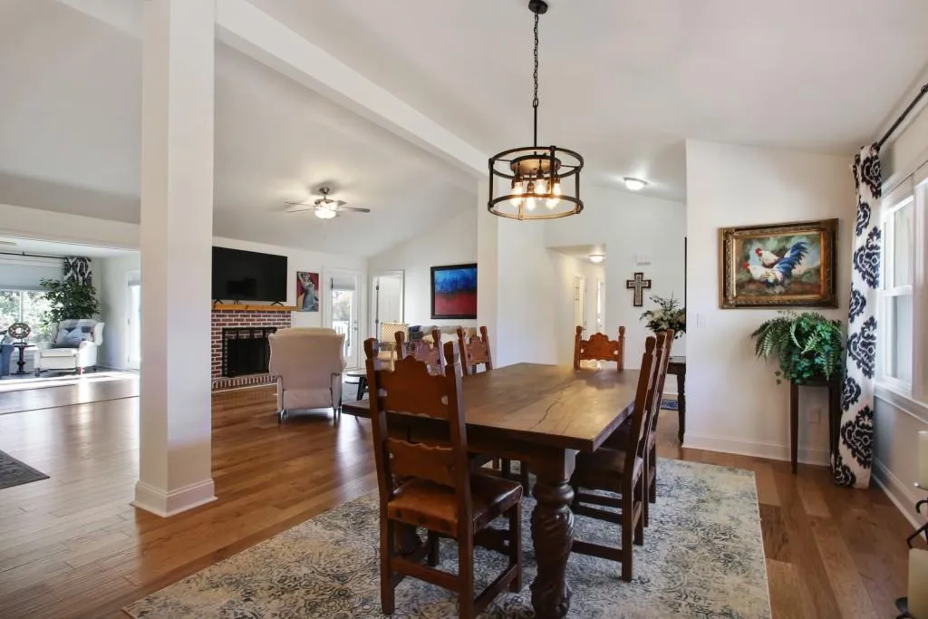 6065 Glenridge Drive, Sandy Springs, Georgia 30328, 4 Bedrooms Bedrooms, ,4 BathroomsBathrooms,Residential,Sold,6065 Glenridge Drive,6830701