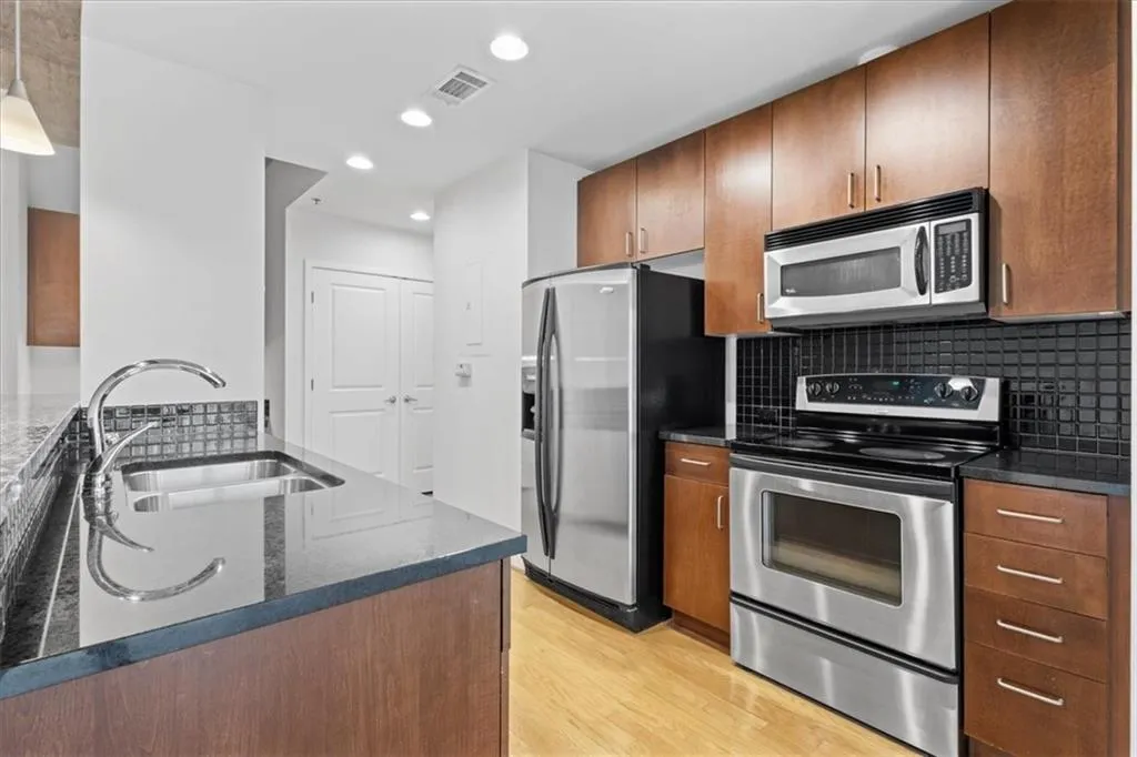 250 Pharr Road Ne Unit 1306, Atlanta, Georgia 30305, 1 Bedroom Bedrooms, 0 ,1 BathroomBathrooms,Residential,For Sale,250 Pharr Road Ne Unit 1306,7729489