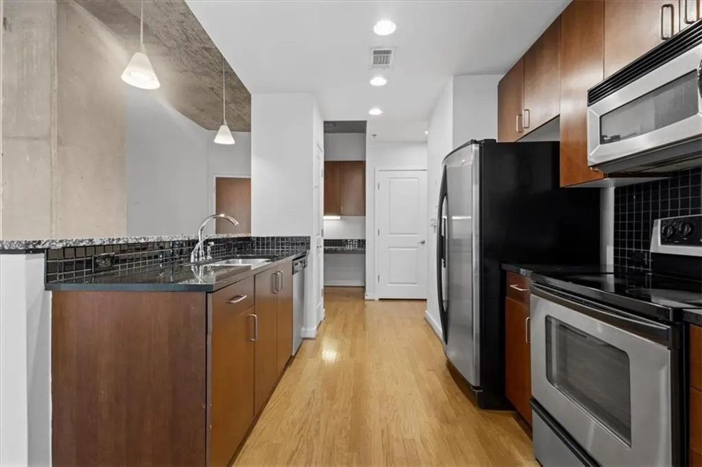 250 Pharr Road Ne Unit 1306, Atlanta, Georgia 30305, 1 Bedroom Bedrooms, 0 ,1 BathroomBathrooms,Residential,For Sale,250 Pharr Road Ne Unit 1306,7729489