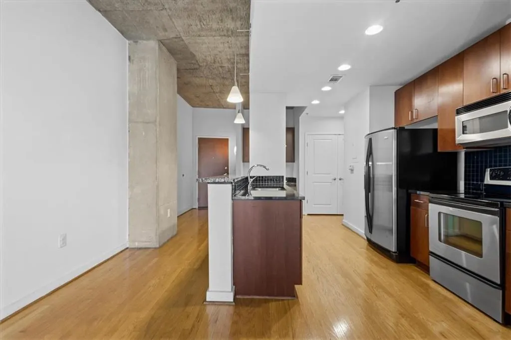 250 Pharr Road Ne Unit 1306, Atlanta, Georgia 30305, 1 Bedroom Bedrooms, 0 ,1 BathroomBathrooms,Residential,For Sale,250 Pharr Road Ne Unit 1306,7729489