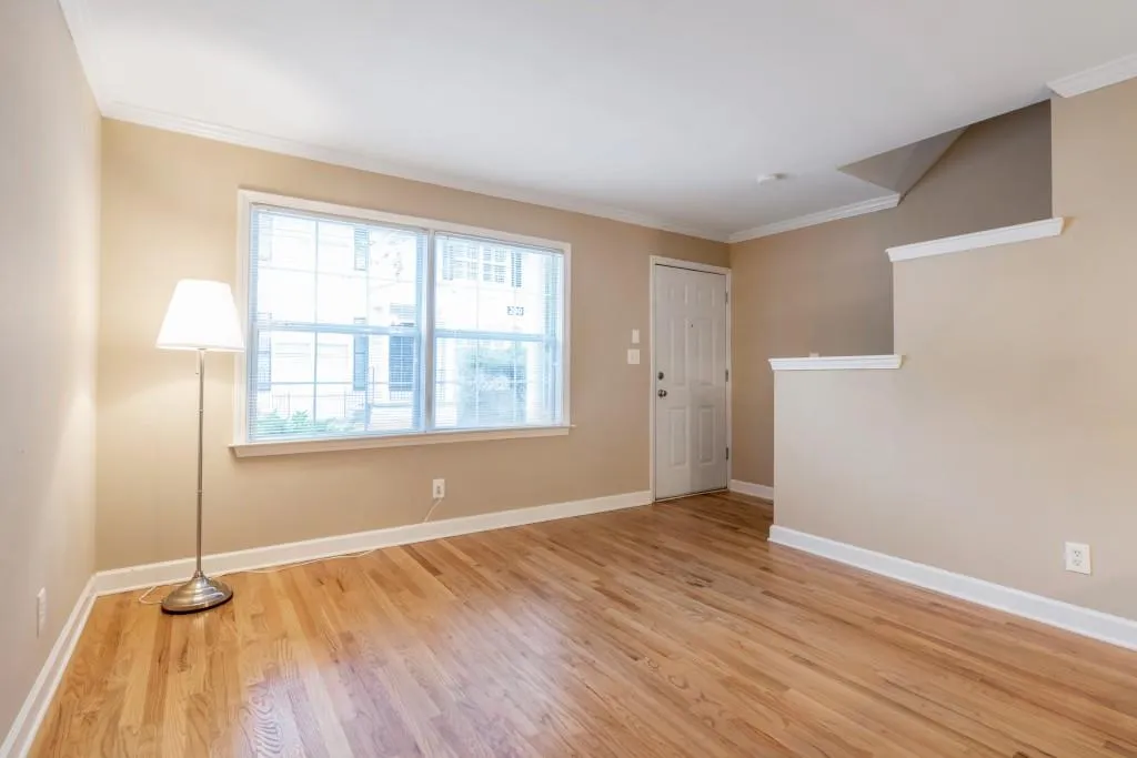 2232 Dunseath Avenue Nw Unit 302, Atlanta, Georgia 30318, 2 Bedrooms Bedrooms, ,1 BathroomBathrooms,Residential,Sold,2232 Dunseath Avenue Nw Unit 302,6088543