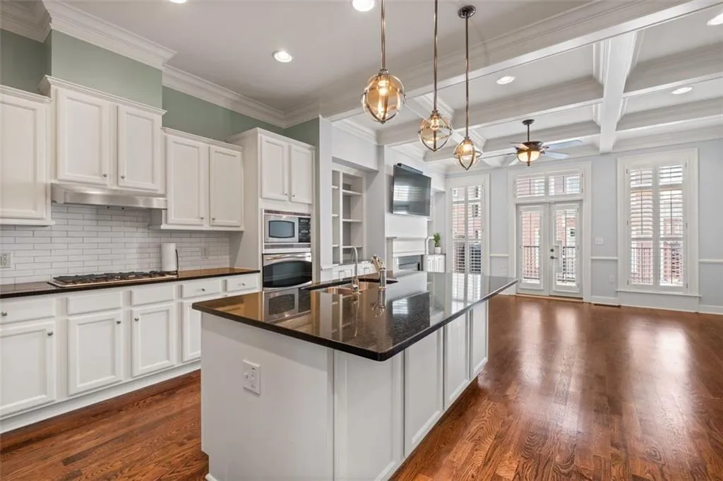 310 Riversgate Drive, Atlanta, Georgia 30518, 4 Bedrooms Bedrooms, ,4 BathroomsBathrooms,Residential,Sold,310 Riversgate Drive,7175101