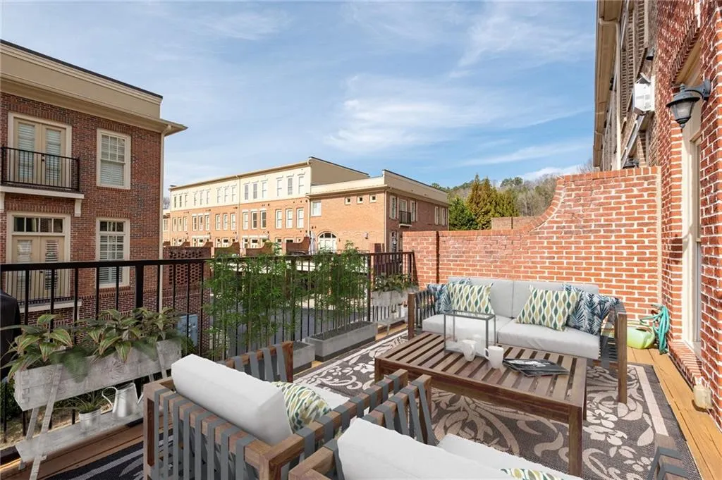 310 Riversgate Drive, Atlanta, Georgia 30518, 4 Bedrooms Bedrooms, ,4 BathroomsBathrooms,Residential,Sold,310 Riversgate Drive,7175101