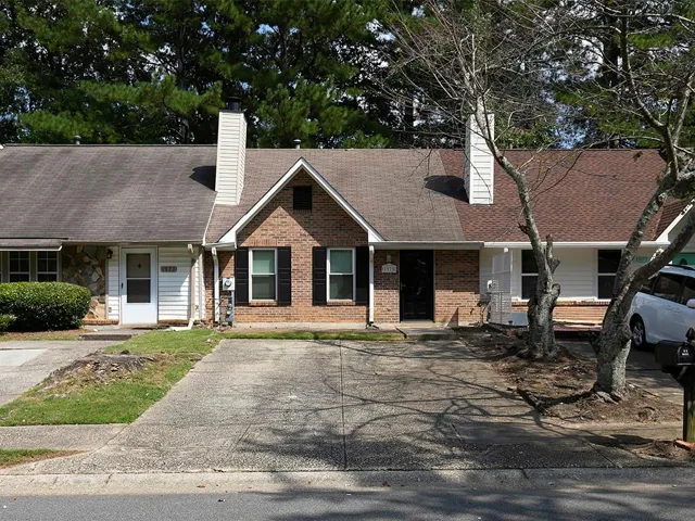 1975 Sw Cheathem Woods Drive, Marietta, Georgia 30008